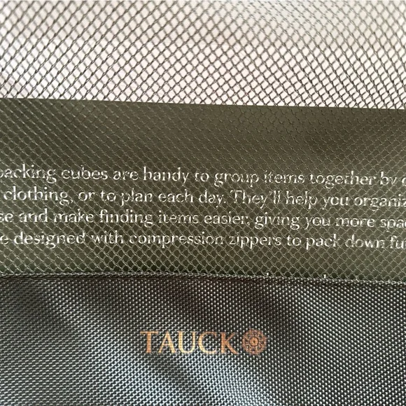 Tauck Green Travel Packing Cubes-set of 4
Two Large 15x12
Two Small 13x10 - Picture 4 of 4